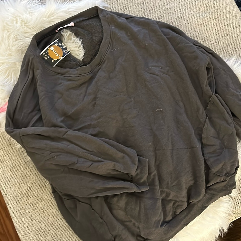 Sweatshirt with key hole back!